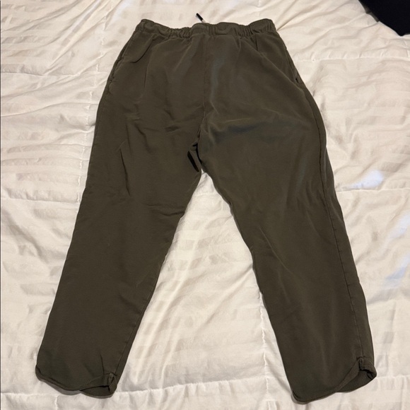 Zara Olive Green Capri Sweatpants - Picture 3 of 9